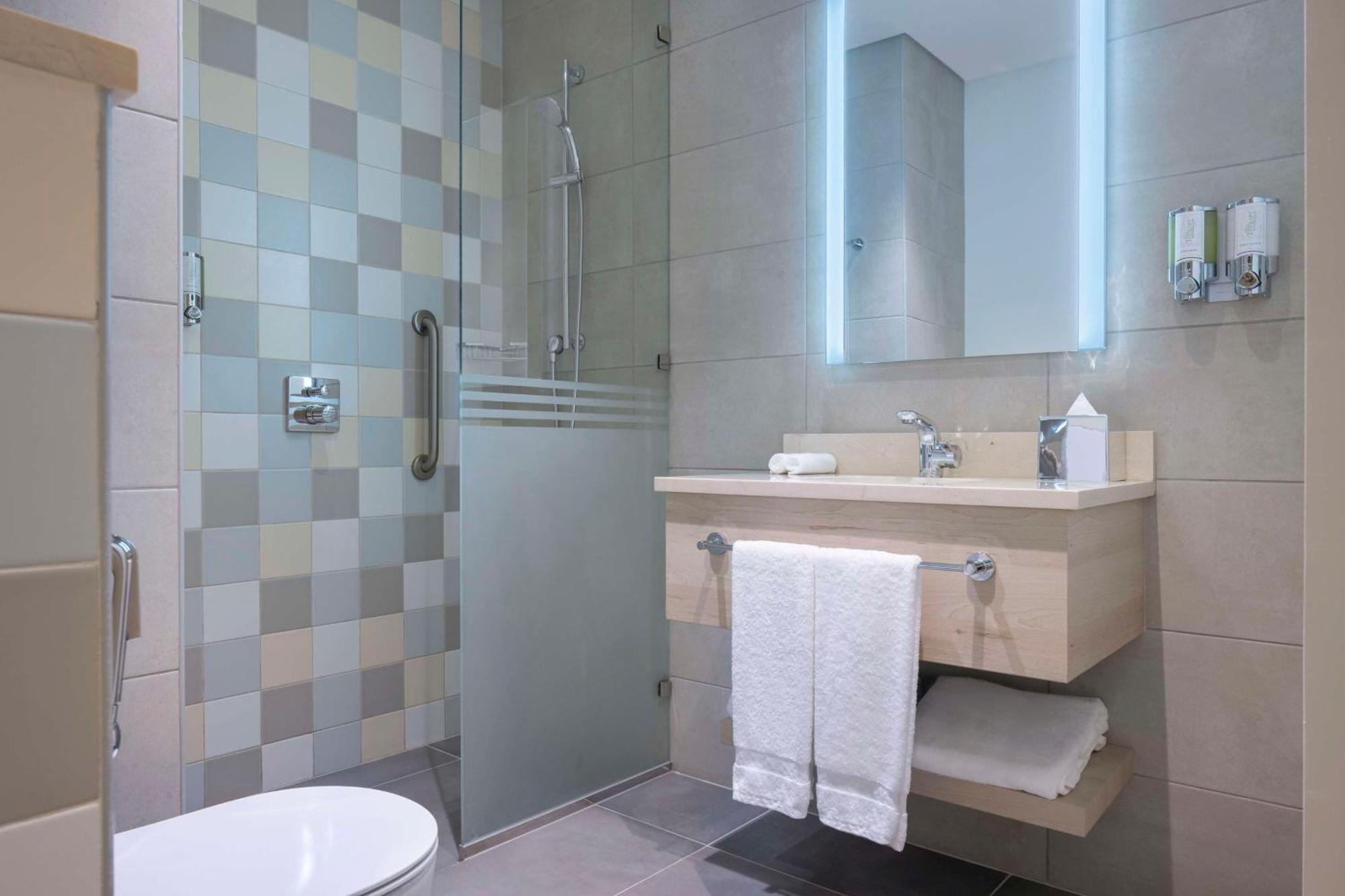 Hampton By Hilton Doha Old Town Hotel Buitenkant foto